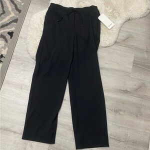 NEW Lululemon Straight-Leg Midrise Pant Luxtreme!  Women’s Medium
